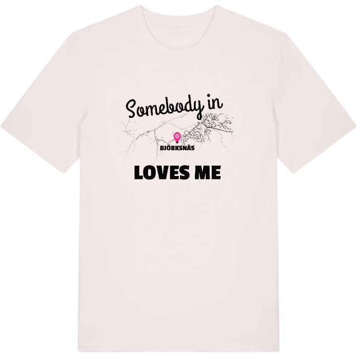 Nogen i Björksnäs elsker mig T-shirt – t-shirt fra PinShirt