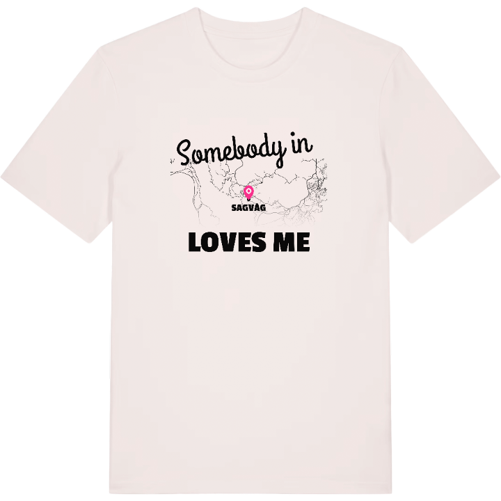 Nogen i Sagvåg elsker mig T-shirt – t-shirt fra PinShirt