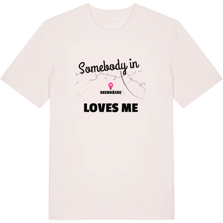 Nogen i Skebräcke elsker mig T-shirt – t-shirt fra PinShirt