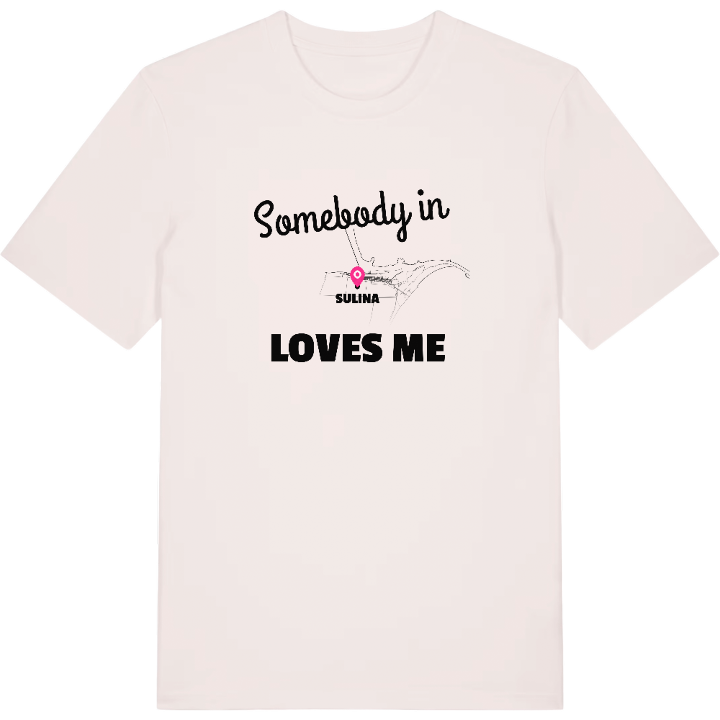 Nogen i Sulina elsker mig T-shirt – t-shirt fra PinShirt