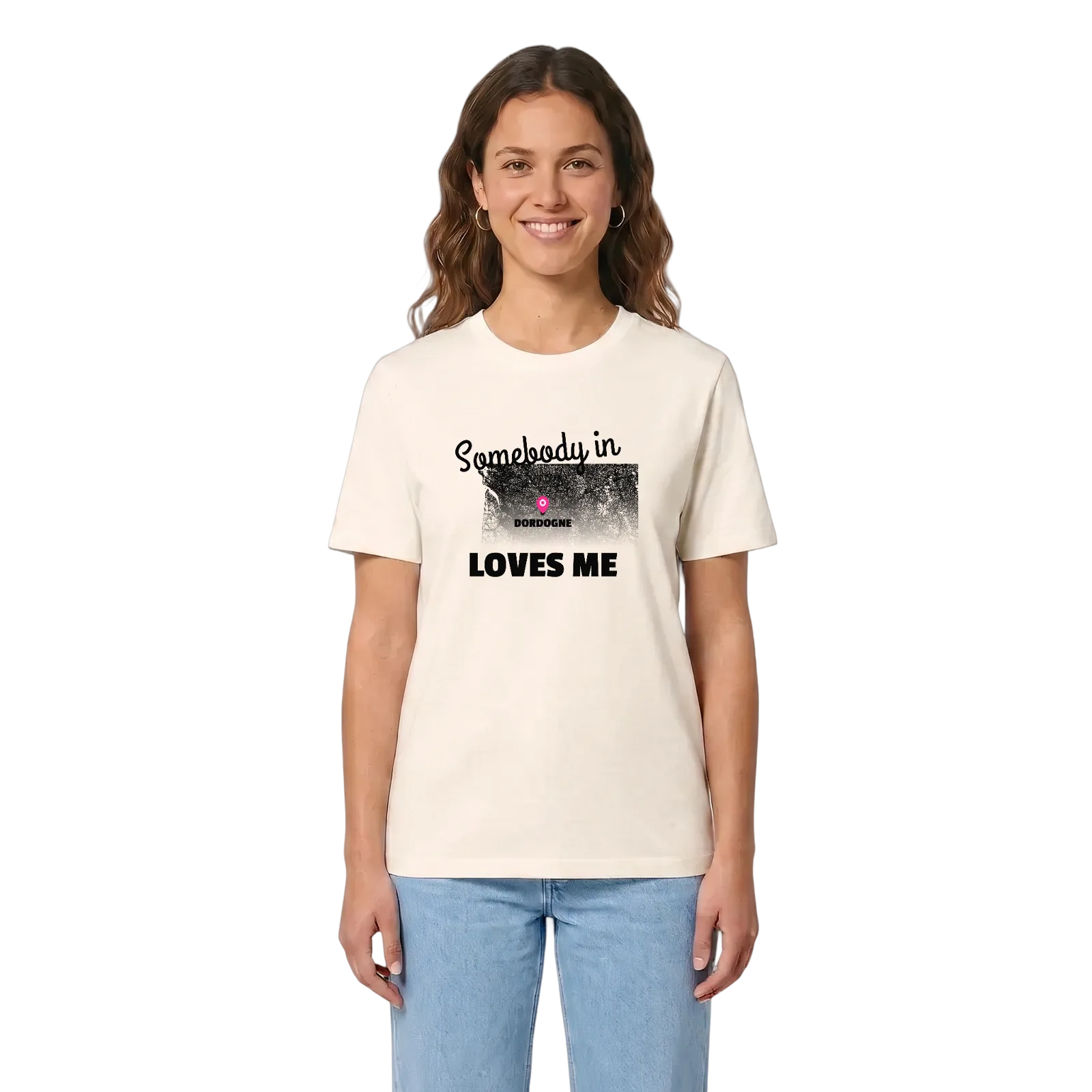 Someone in Dordogne loves me t-shirt – Vintage White, in context