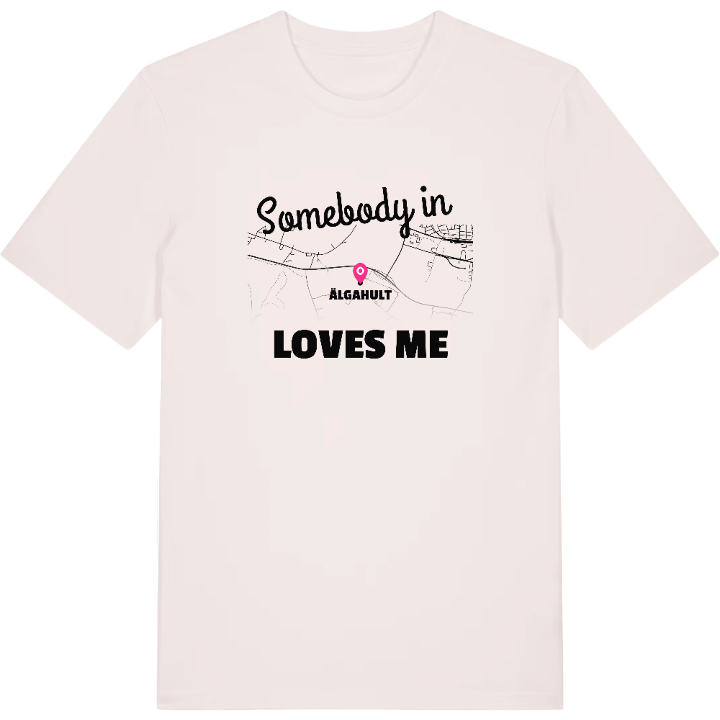Någon i Älgahult älskar mig t-shirt – t-shirt från PinShirt