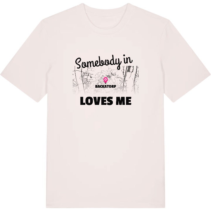 Någon i Backatorp älskar mig t-shirt – t-shirt från PinShirt
