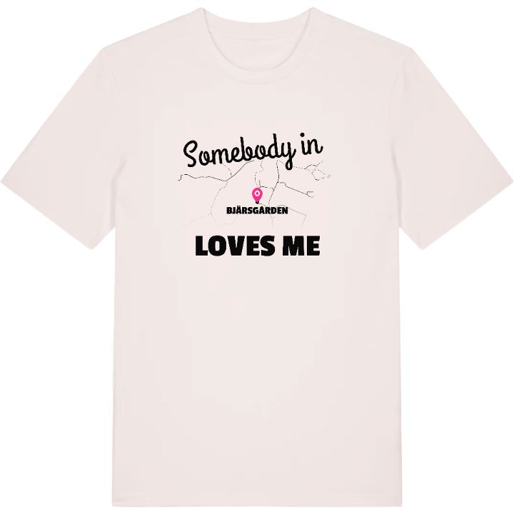 Någon i Bjärsgården älskar mig t-shirt – t-shirt från PinShirt