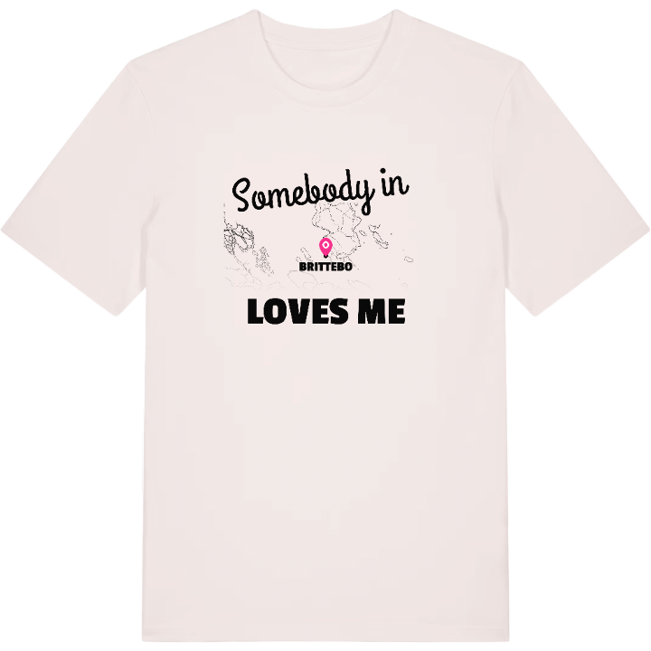 Någon i Brittebo älskar mig t-shirt – t-shirt från PinShirt