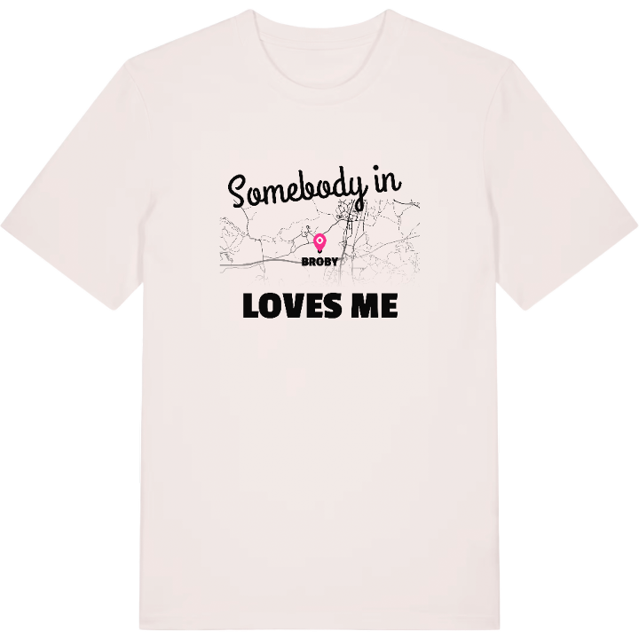Någon i Broby älskar mig t-shirt – t-shirt från PinShirt