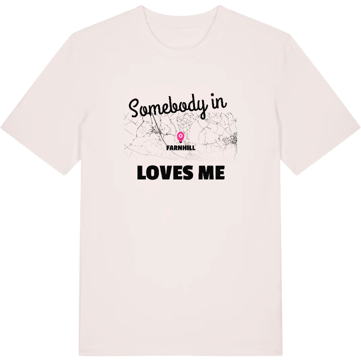 Någon i Farnhill älskar mig t-shirt – t-shirt från PinShirt