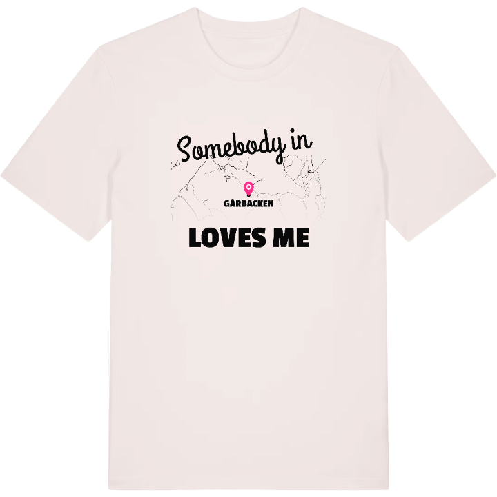 Någon i Gårbacken älskar mig t-shirt – t-shirt från PinShirt