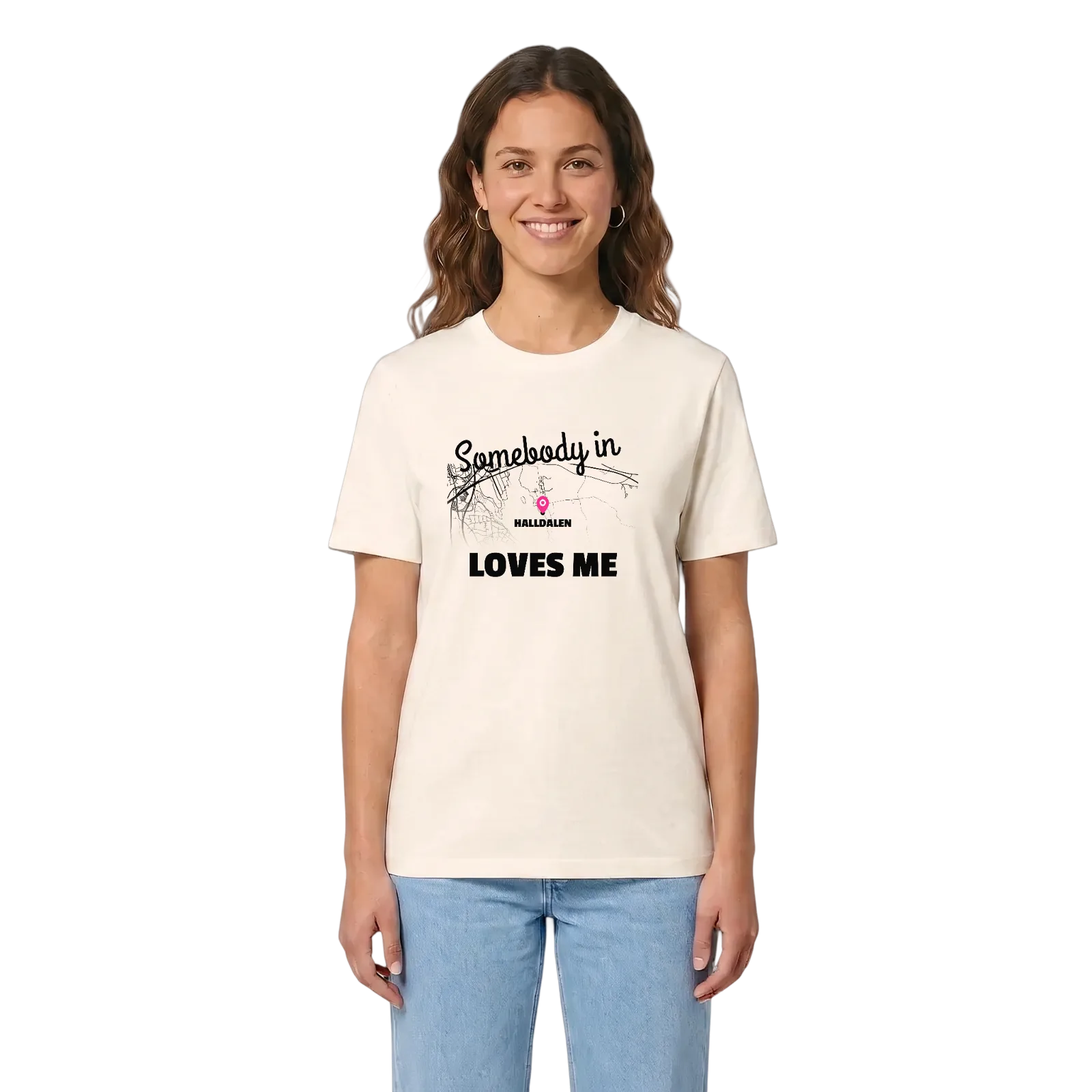 Någon i Halldalen älskar mig t-shirt – Vintage White, i miljö