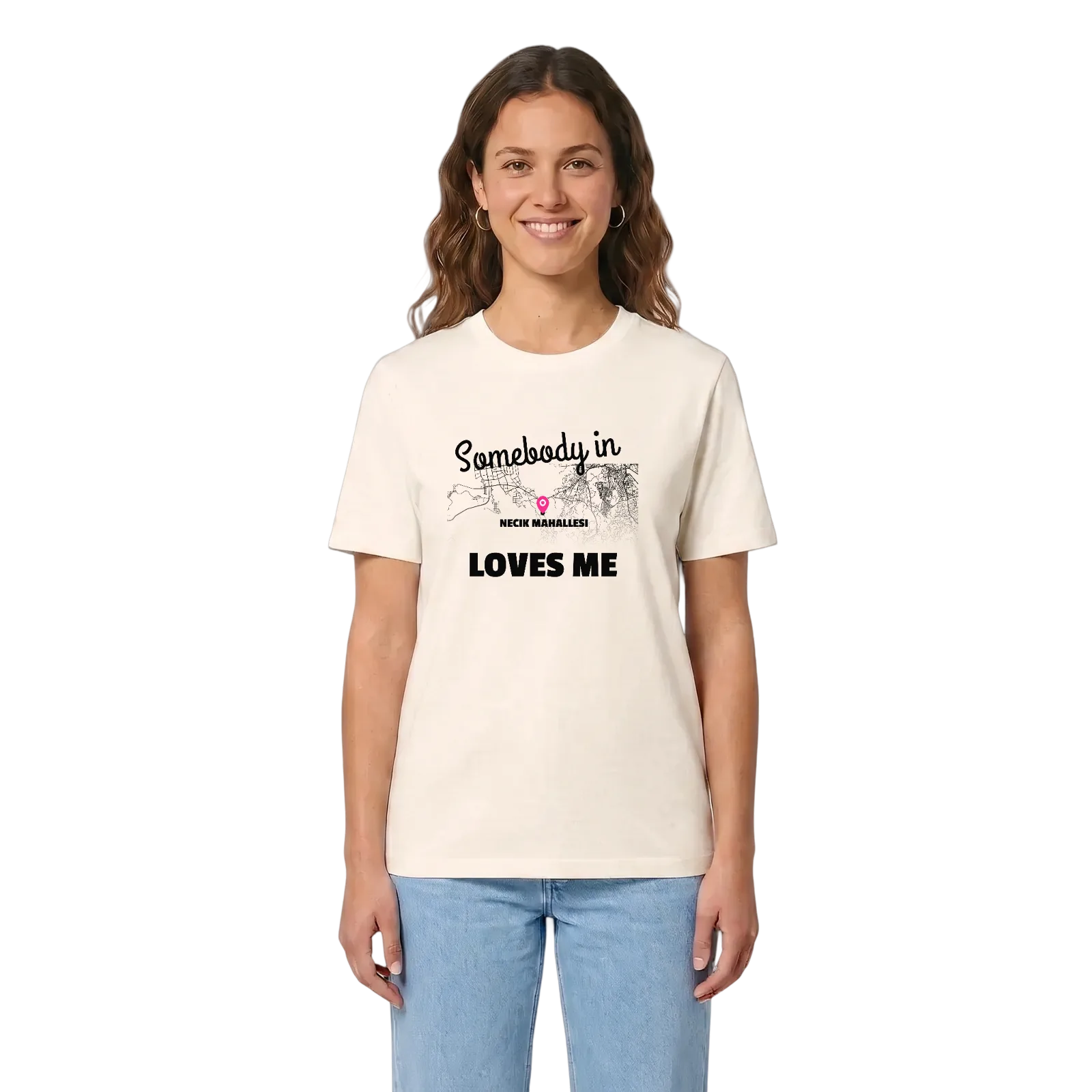 Någon i İnecik Mahallesi älskar mig t-shirt – Vintage White, i miljö