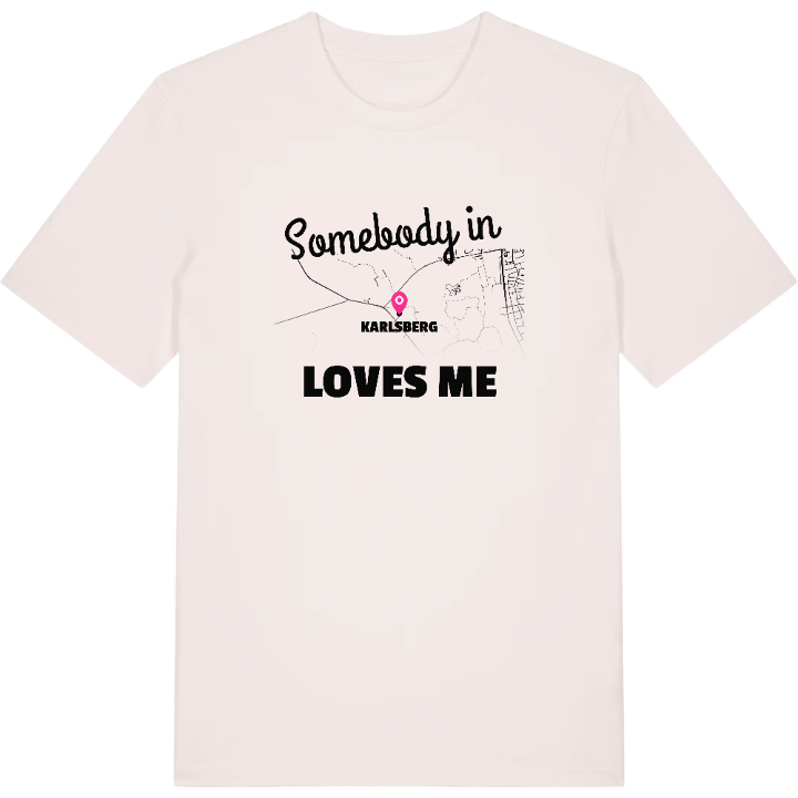 Någon i Karlsberg älskar mig t-shirt – t-shirt från PinShirt