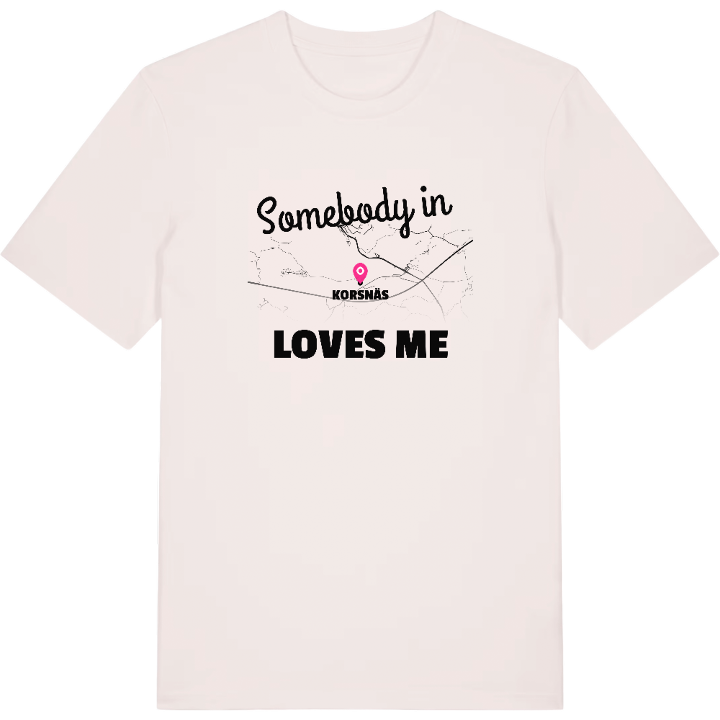 Någon i Korsnäs älskar mig t-shirt – t-shirt från PinShirt
