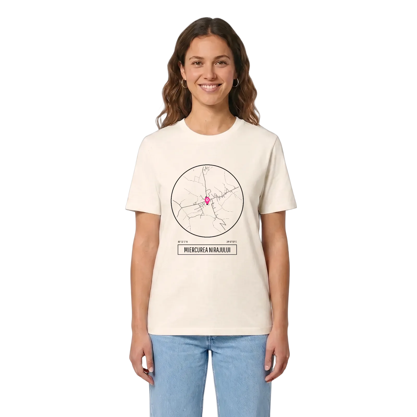 Miercurea Nirajului t-shirt – Vintage White, i miljö