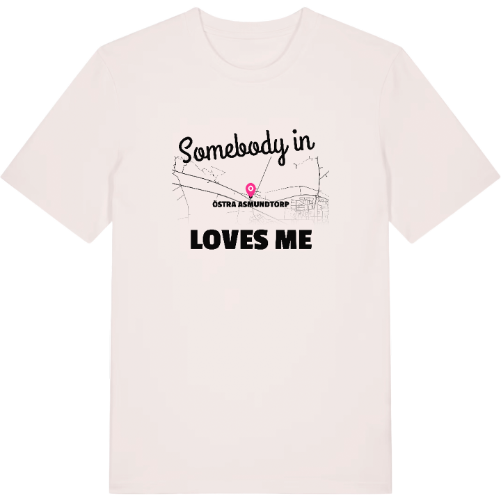 Någon i Östra Asmundtorp älskar mig t-shirt – t-shirt från PinShirt