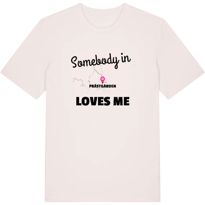 Någon i Prästgården älskar mig t-shirt – t-shirt från PinShirt