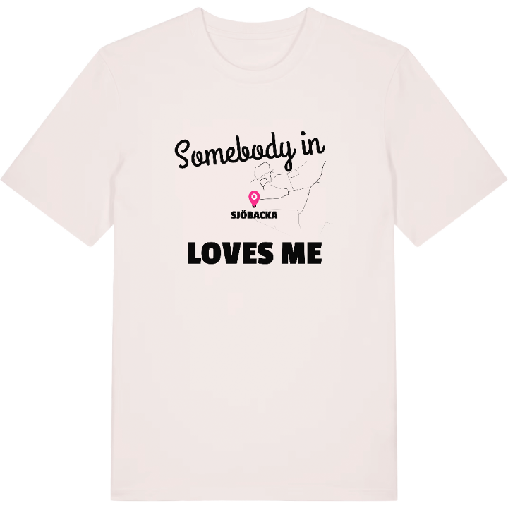 Någon i Sjöbacka älskar mig t-shirt – t-shirt från PinShirt