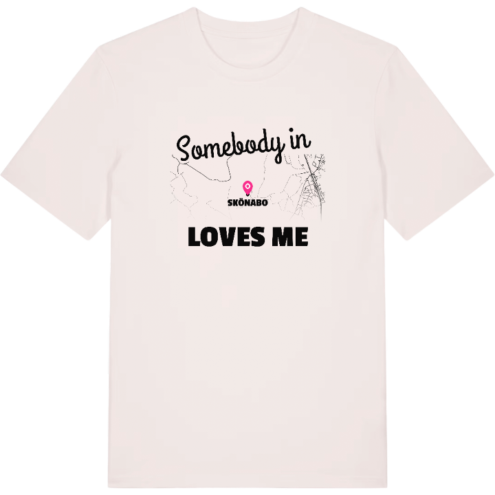 Någon i Skönabo älskar mig t-shirt – t-shirt från PinShirt