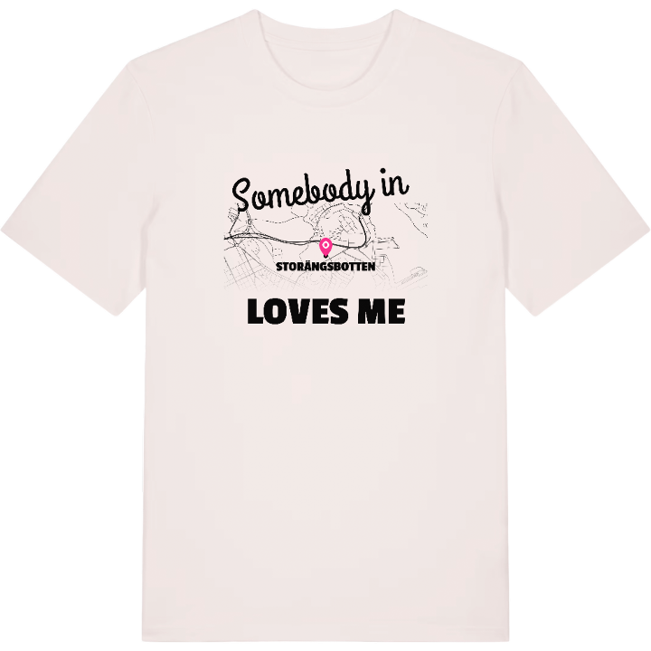 Någon i Storängsbotten älskar mig t-shirt – t-shirt från PinShirt