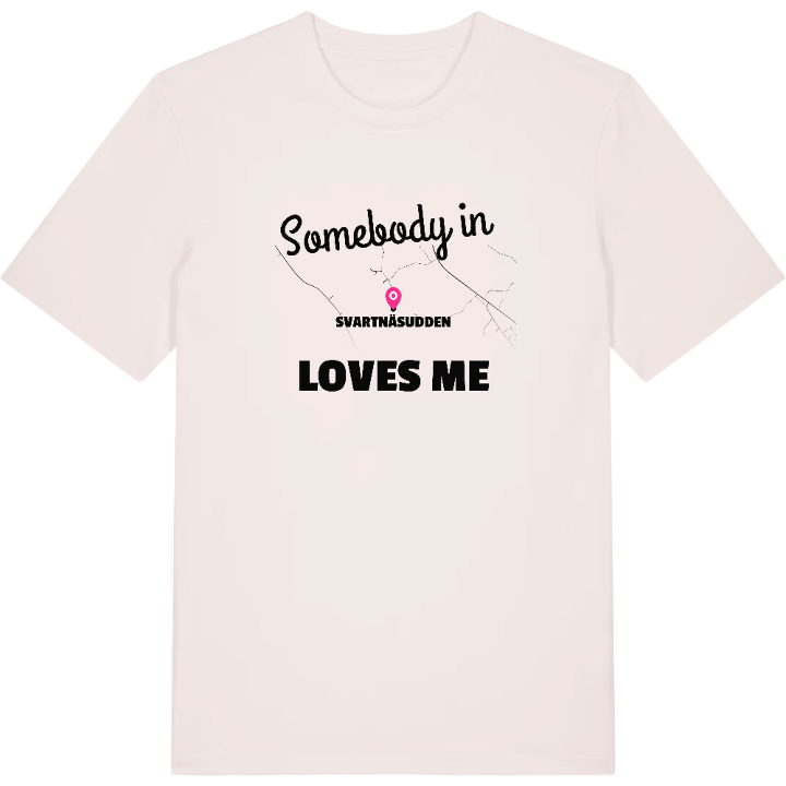 Någon i Svartnäsudden älskar mig t-shirt – t-shirt från PinShirt