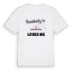 Någon i Özmüş Mahallesi älskar mig t-shirt
