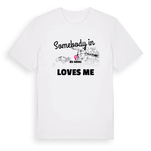 Någon i Kuşadası älskar mig t-shirt – ekologisk bomull t-shirt från Pinshirt