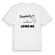 Någon i Yeni Akçapınar Mahallesi älskar mig t-shirt