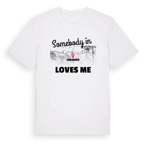 Någon i Carinaro älskar mig t-shirt – ekologisk bomull t-shirt från Pinshirt