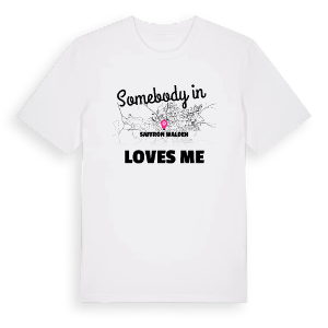Någon i Saffron Walden älskar mig t-shirt – ekologisk bomull t-shirt från Pinshirt
