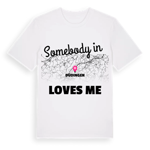 Någon i Düdingen älskar mig t-shirt – ekologisk bomull t-shirt från Pinshirt