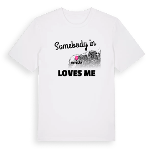 Någon i Fryslân älskar mig t-shirt – ekologisk bomull t-shirt från Pinshirt