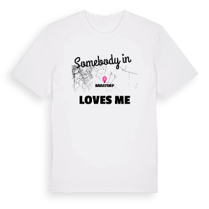 Någon i Båratorp älskar mig t-shirt – ekologisk bomull t-shirt från Pinshirt