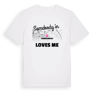 Någon i Nedregården älskar mig t-shirt – ekologisk bomull t-shirt från Pinshirt