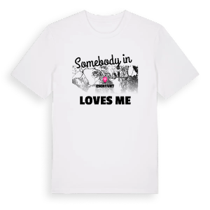 Någon i Esenyurt älskar mig t-shirt – ekologisk bomull t-shirt från Pinshirt
