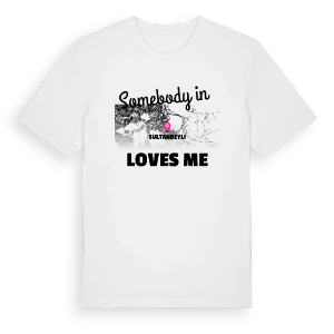 Någon i Sultanbeyli älskar mig t-shirt – ekologisk bomull t-shirt från Pinshirt