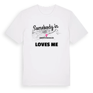 Någon i Camiatik Mahallesi älskar mig t-shirt – ekologisk bomull t-shirt från Pinshirt