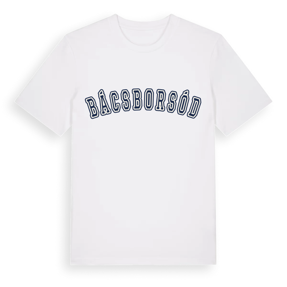 Bácsborsód college t-shirt – White, i miljö