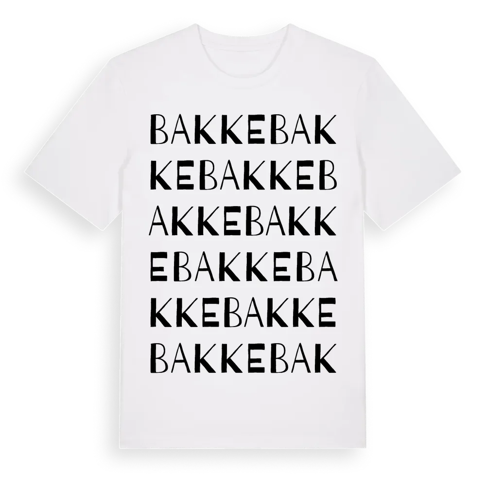 Bakke ordlek t-shirt i miljö