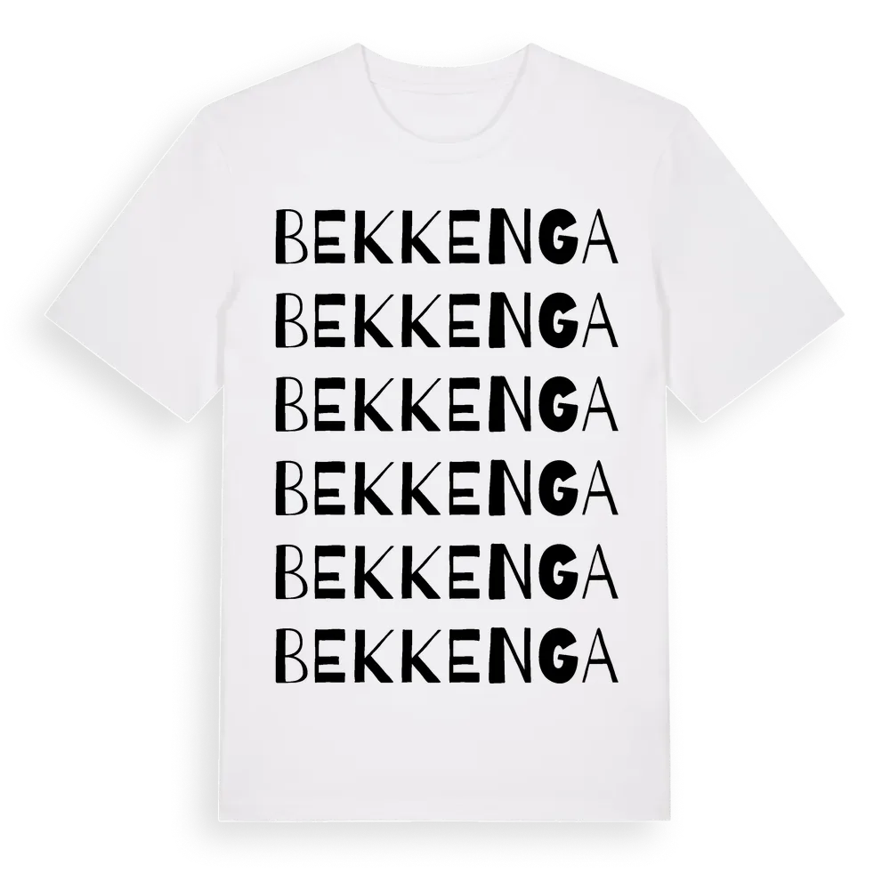 Bekkenga ordlek t-shirt i miljö