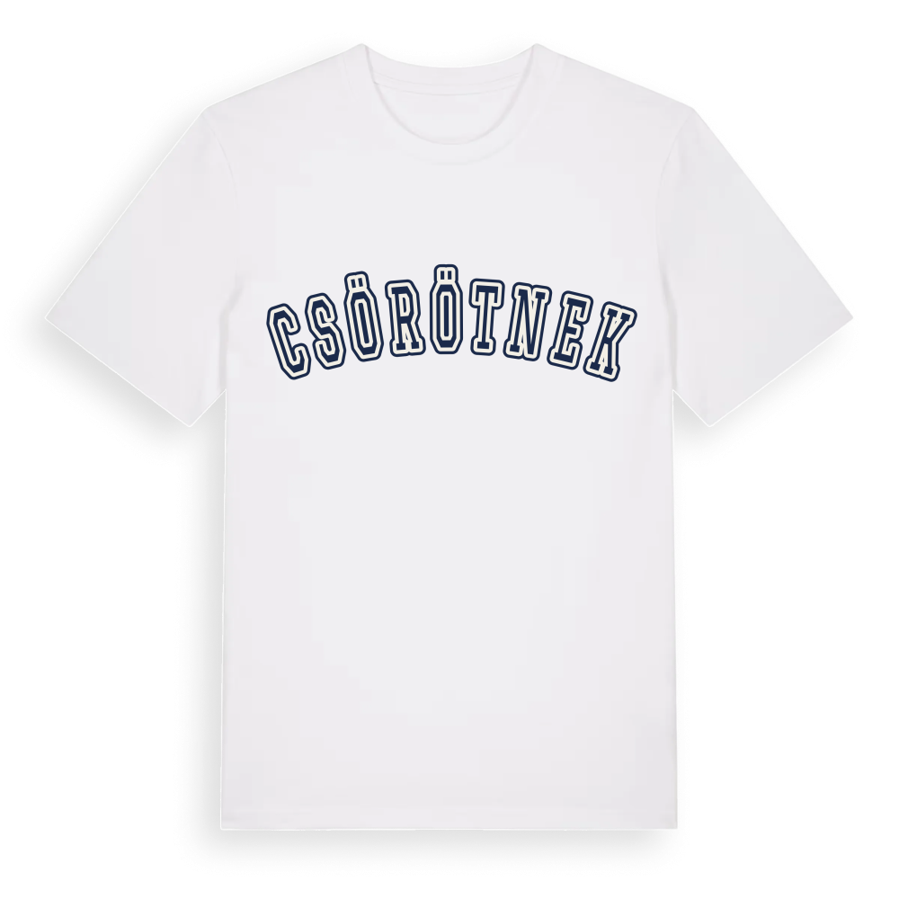 Csörötnek college t-shirt – White, i miljö
