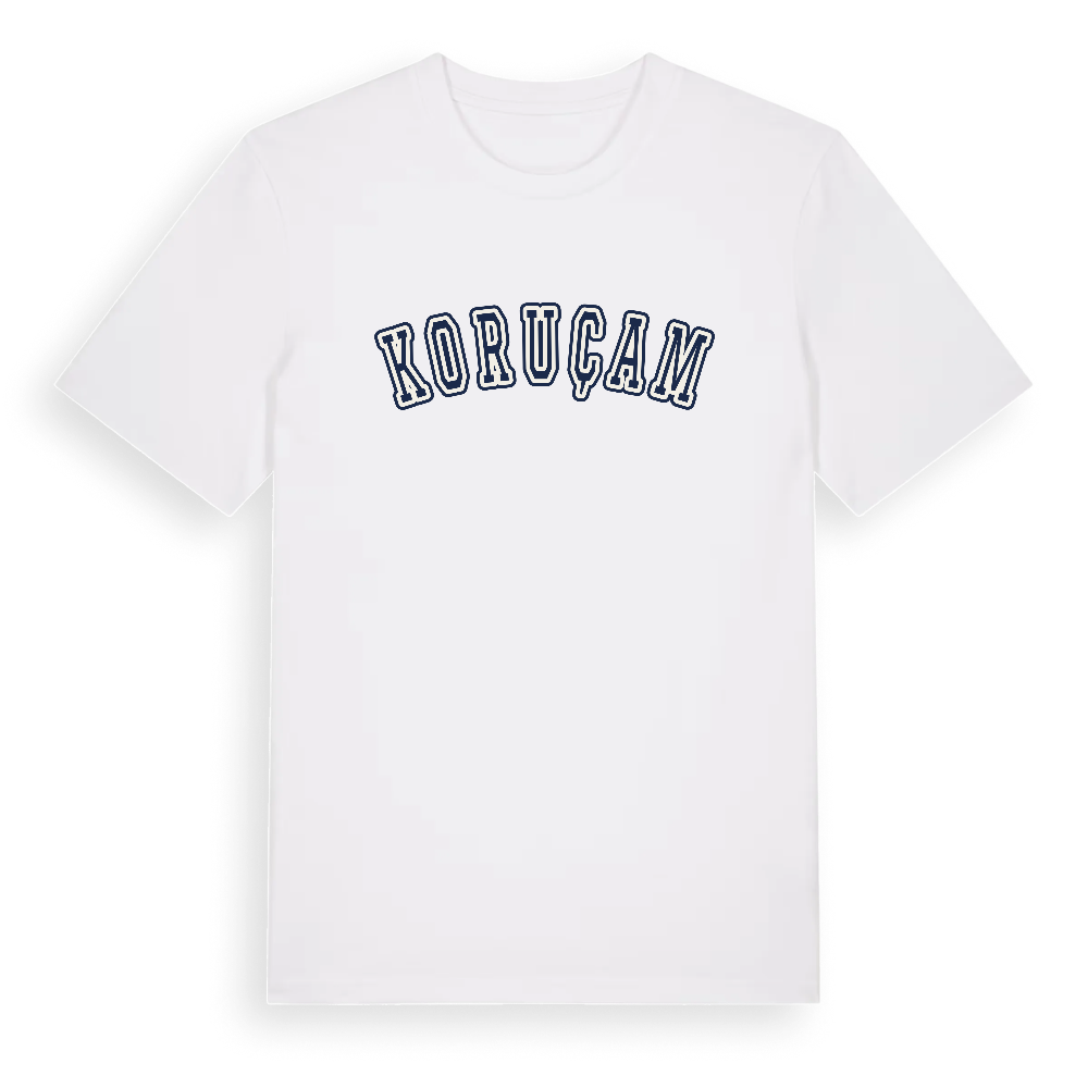 Koruçam college t-shirt – White, i miljö