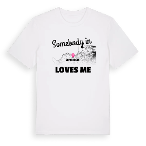 Någon i Lefke ilçesi älskar mig t-shirt – ekologisk bomull t-shirt från Pinshirt