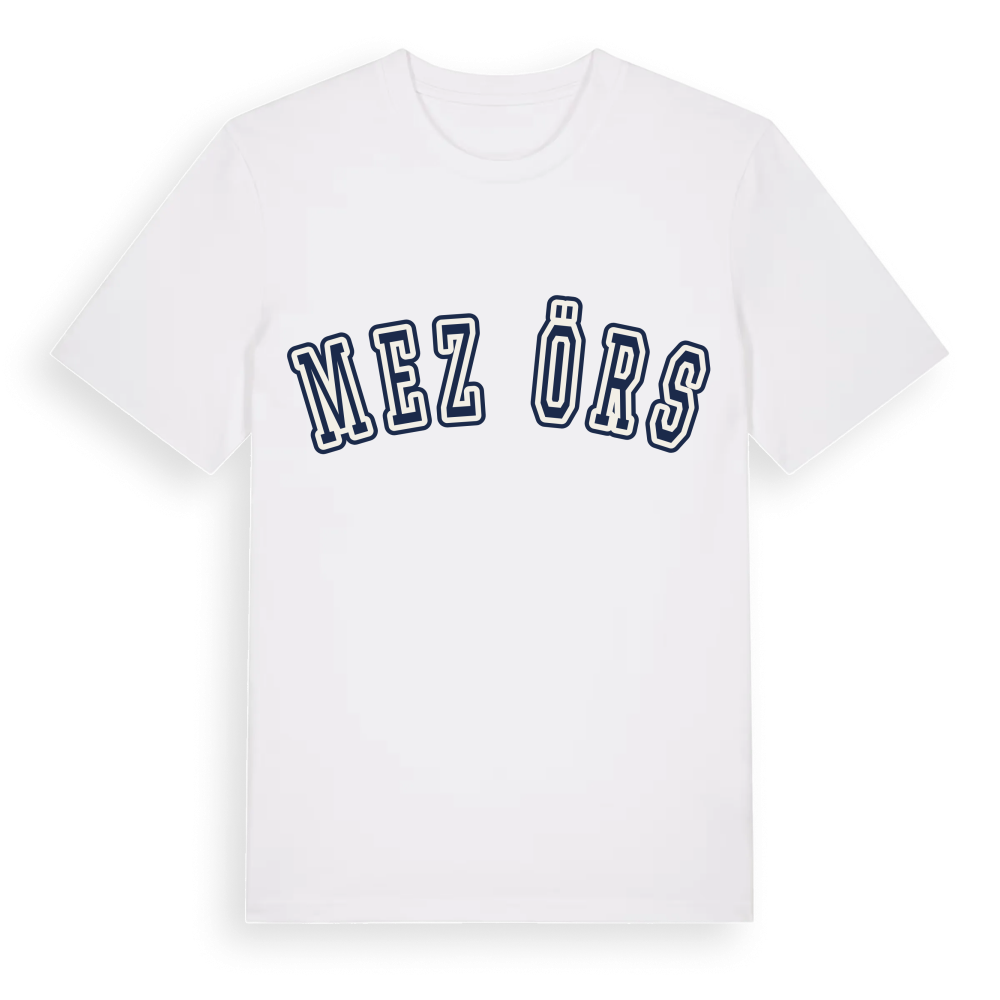 Mezőörs college t-shirt – White, i miljö
