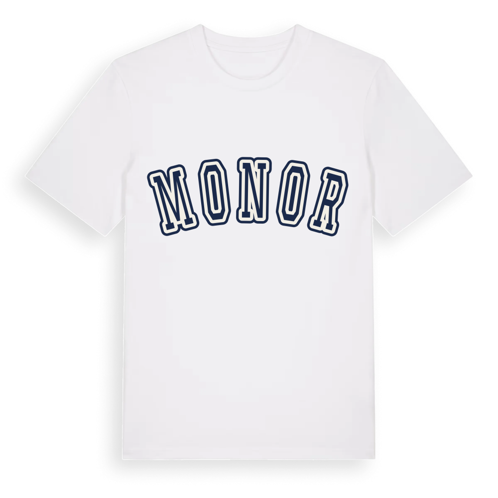 Monor college t-shirt – White, i miljö