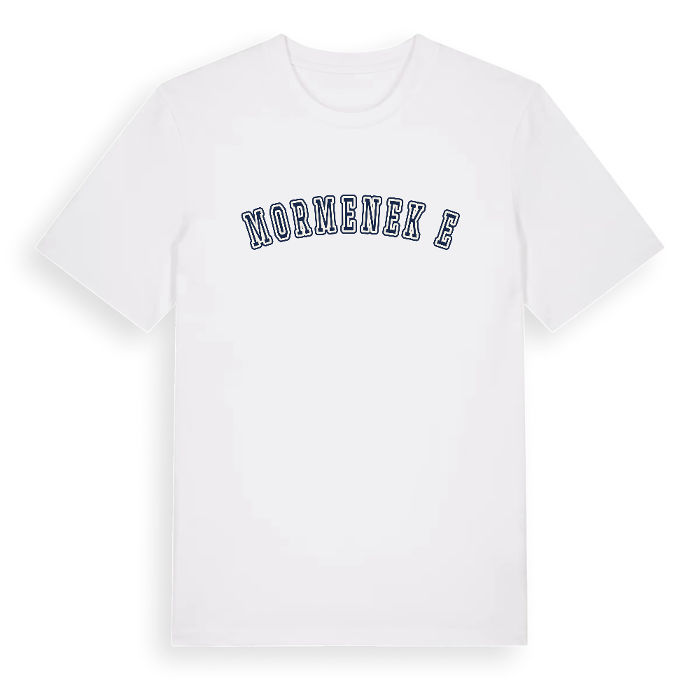 Mormenekşe college t-shirt – White, i miljö