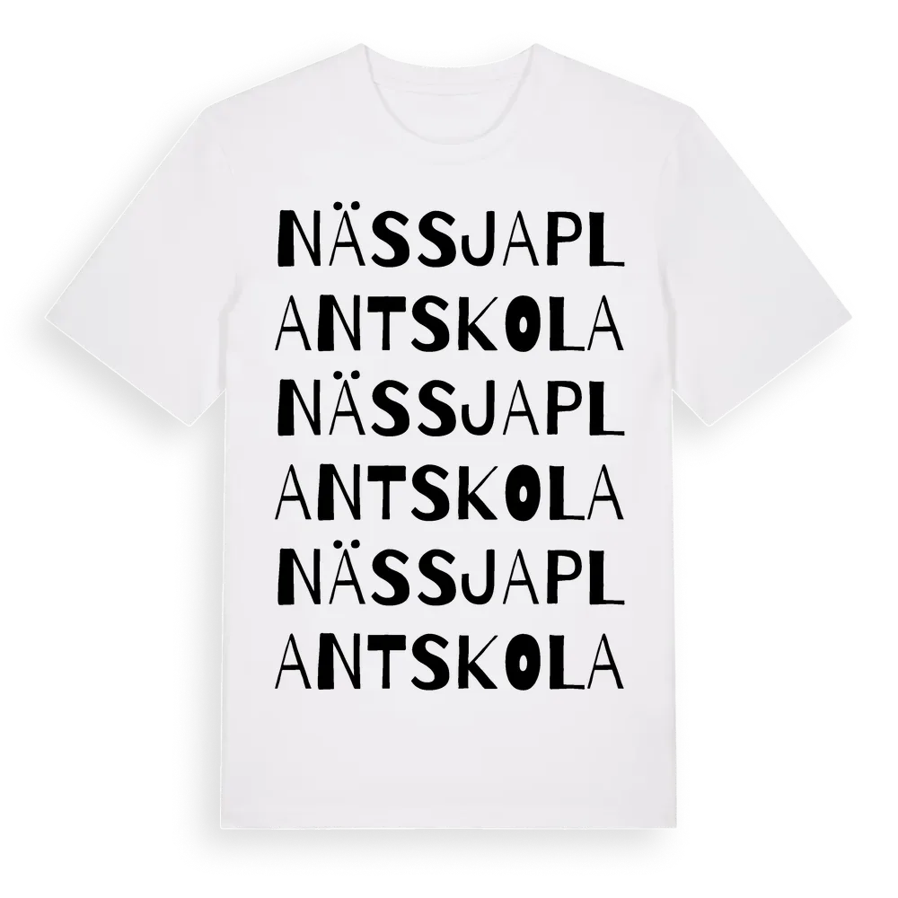 Nässja Plantskola ordlek t-shirt i miljö