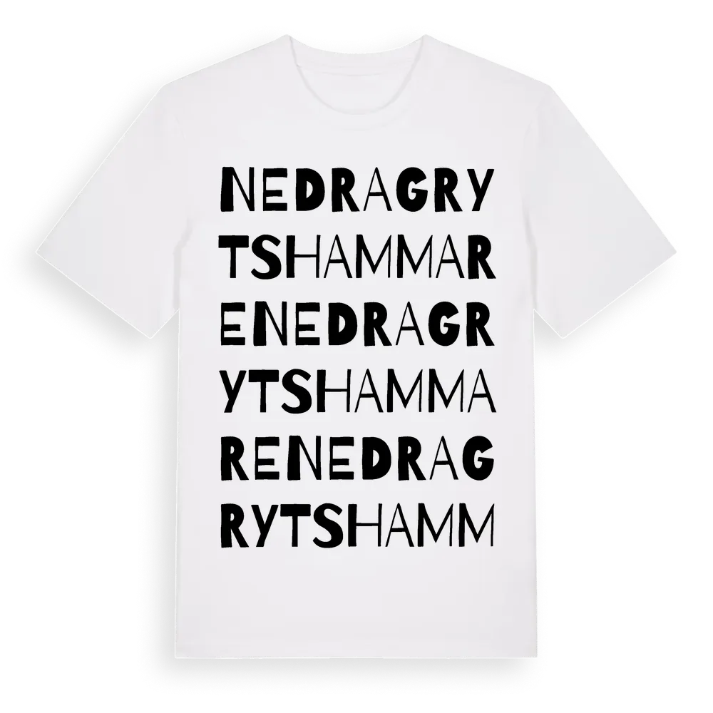 Nedra Gryts Hammare ordlek t-shirt i miljö
