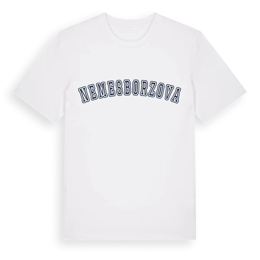 Nemesborzova college t-shirt – White, i miljö