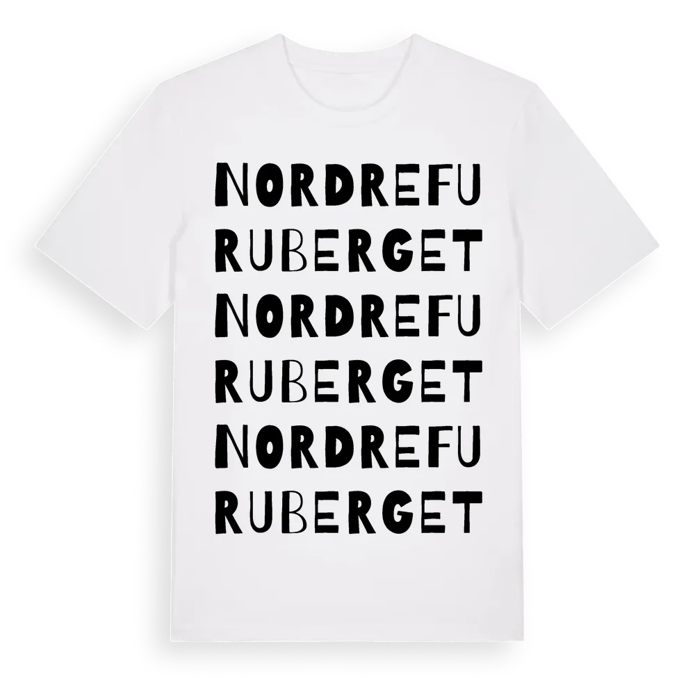 Nordre Furuberget ordlek t-shirt i miljö