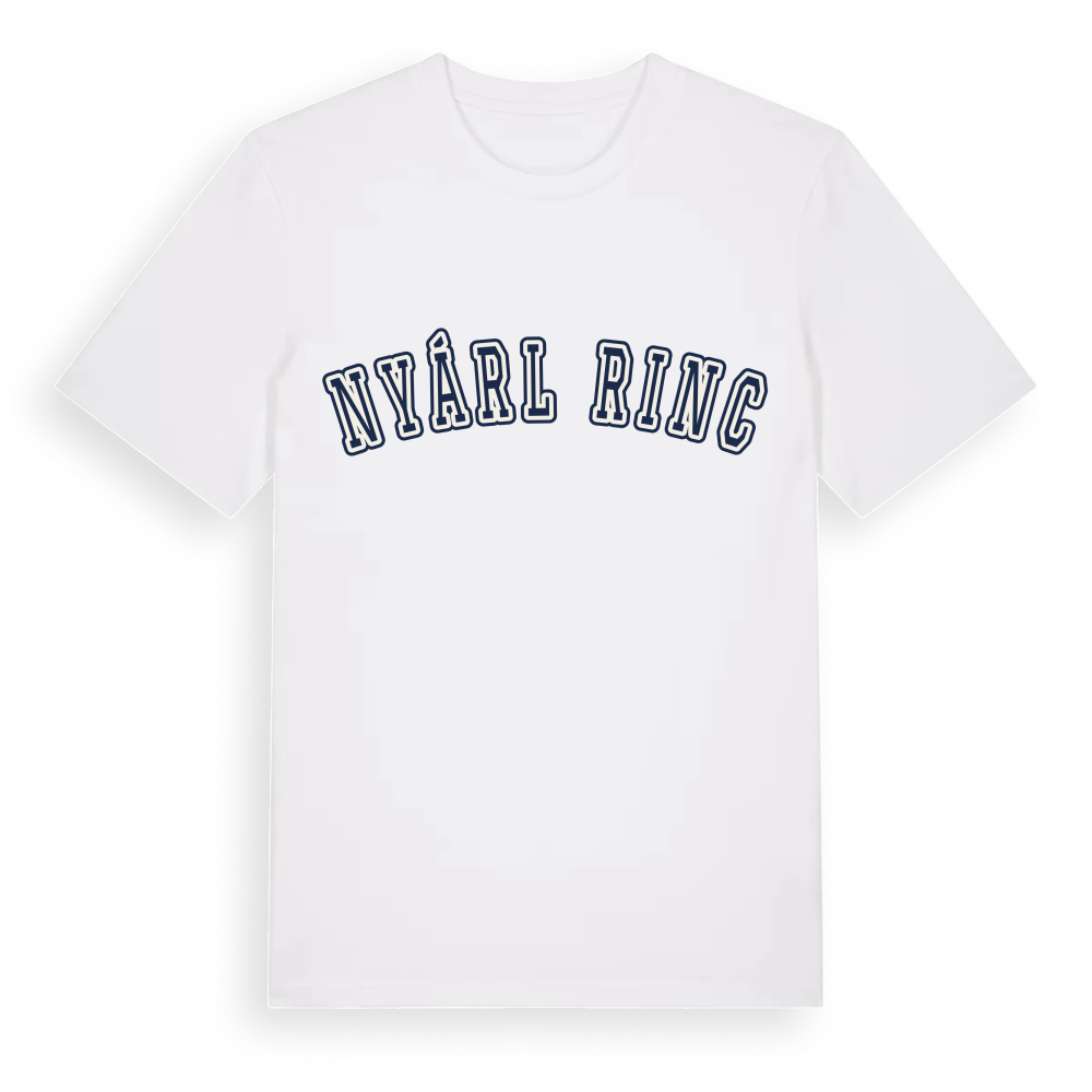 Nyárlőrinc college t-shirt – White, i miljö
