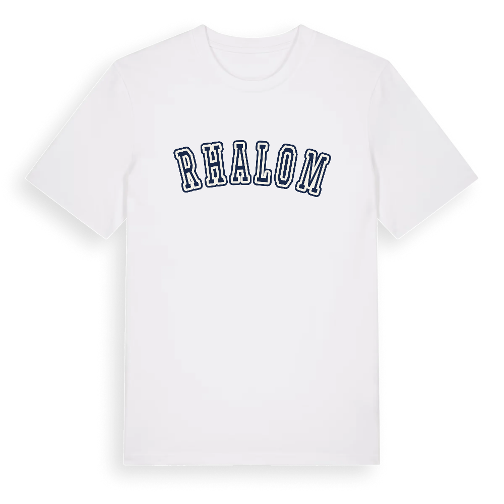 Őrhalom college t-shirt – White, i miljö
